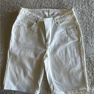 Lee White Flat Front Shorts Classic Style size 12